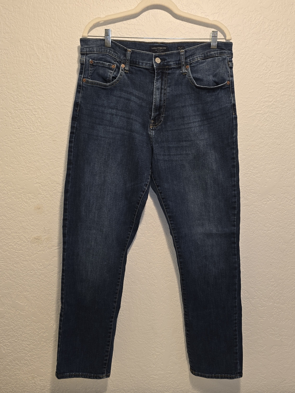 Lucky Brand Men's 410 Athletic Straight Dark Indigo Jeans